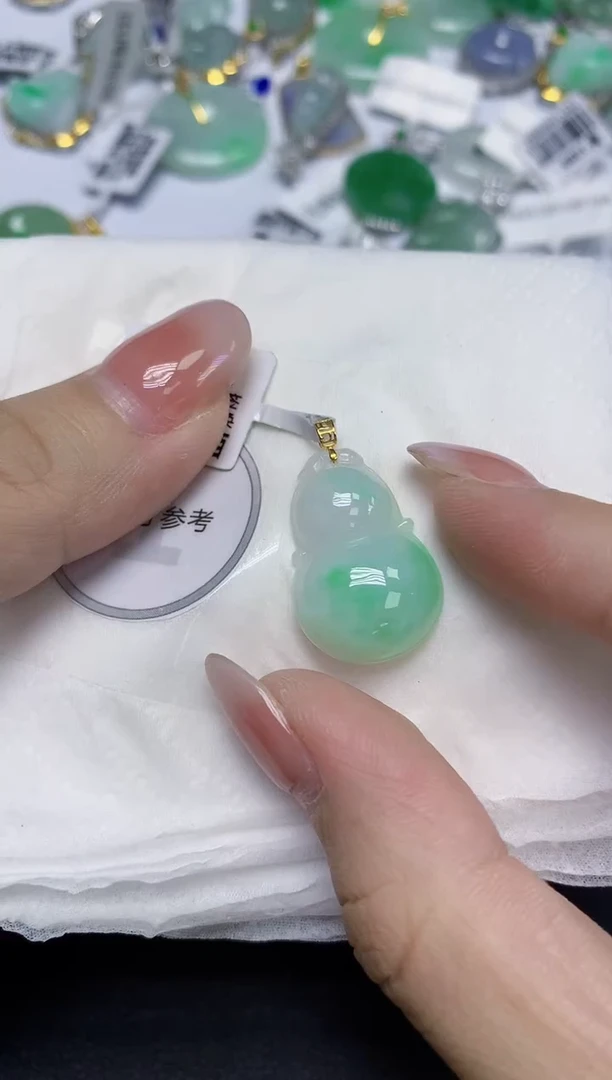 颈饰18K金镶嵌翡翠天然缅甸翡翠A货百元以上9元证书费自理