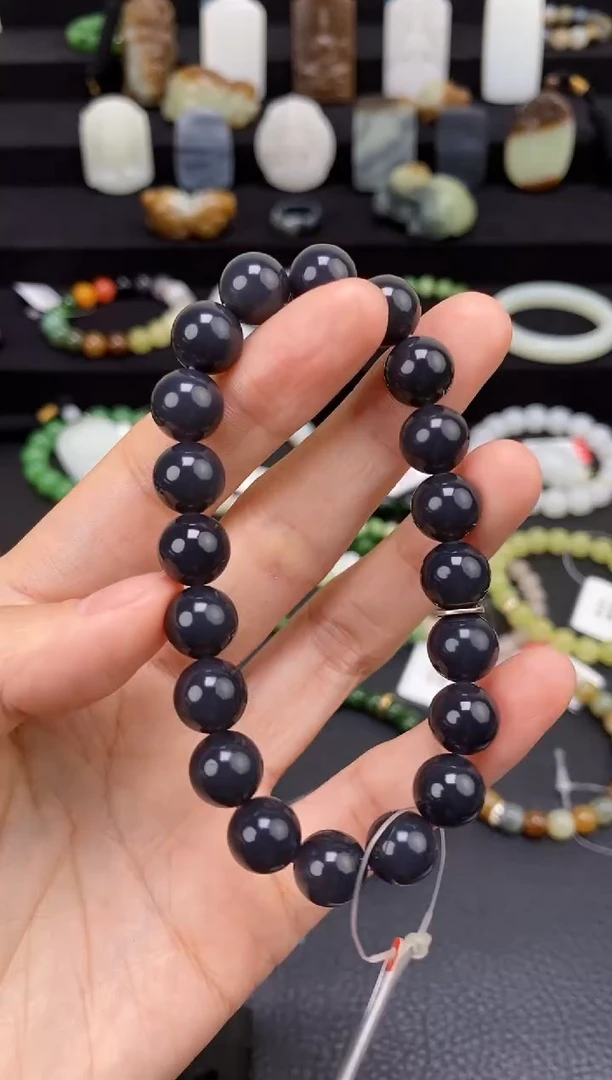 未镶嵌和田玉挂件10mm烟紫圆珠手串