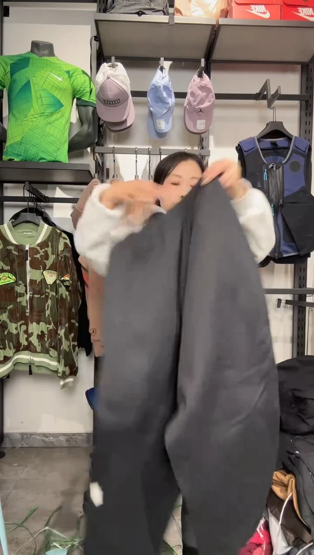 1537  编码 瑕疵款直播间过款为准 尺码   身高  S