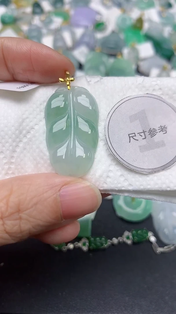 颈饰18K金镶嵌翡翠天然缅甸A货翡翠