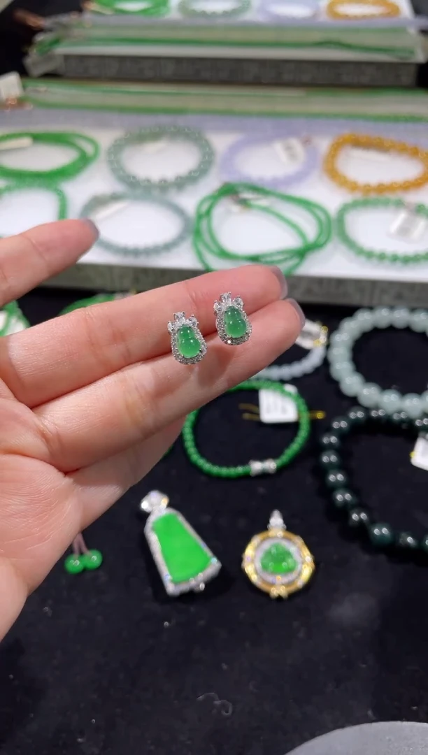 银S925镶嵌翡翠耳饰天然翡翠A货阳绿银镶葫芦耳钉