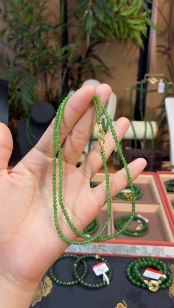 颈饰未镶嵌和田玉（碧玉）3正阳绿无矿毛衣链