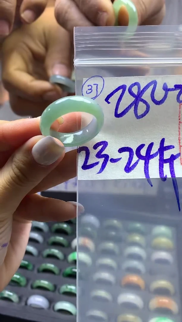 【闪购商品】定制翡翠未镶嵌戒圈2324*290元毛货需精抛光发