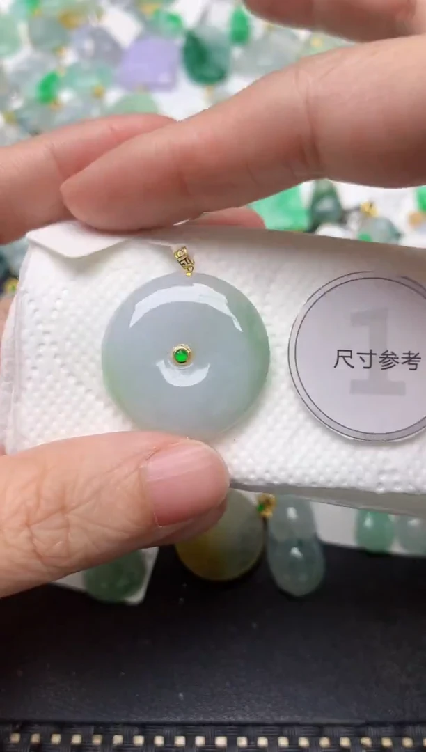 颈饰18K金镶嵌翡翠天然缅甸A货翡翠