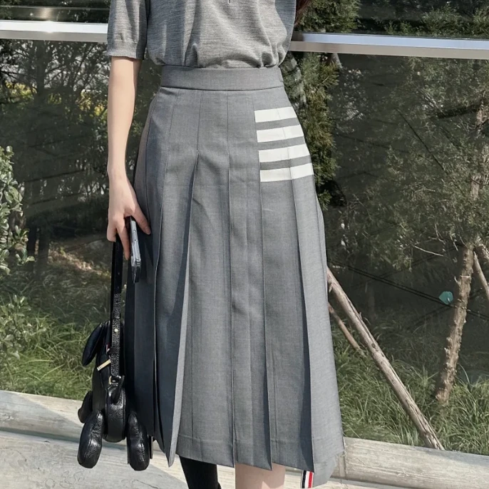 全新未使用 THOMBROWNE 白色四条纹羊毛百褶中长裙/PoisonLab