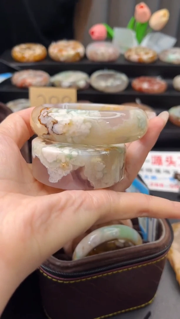 石英质玉手镯未镶嵌赠送镯心（60圈口）