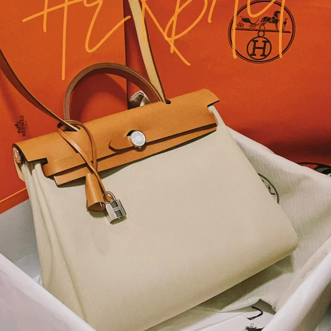 全新未使用 Hermes/爱马仕 珐琅扣herbag手拎斜跨包/W刻/61097