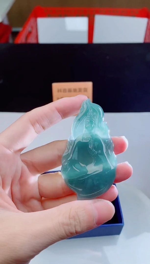 颈饰未镶嵌翡翠   ·