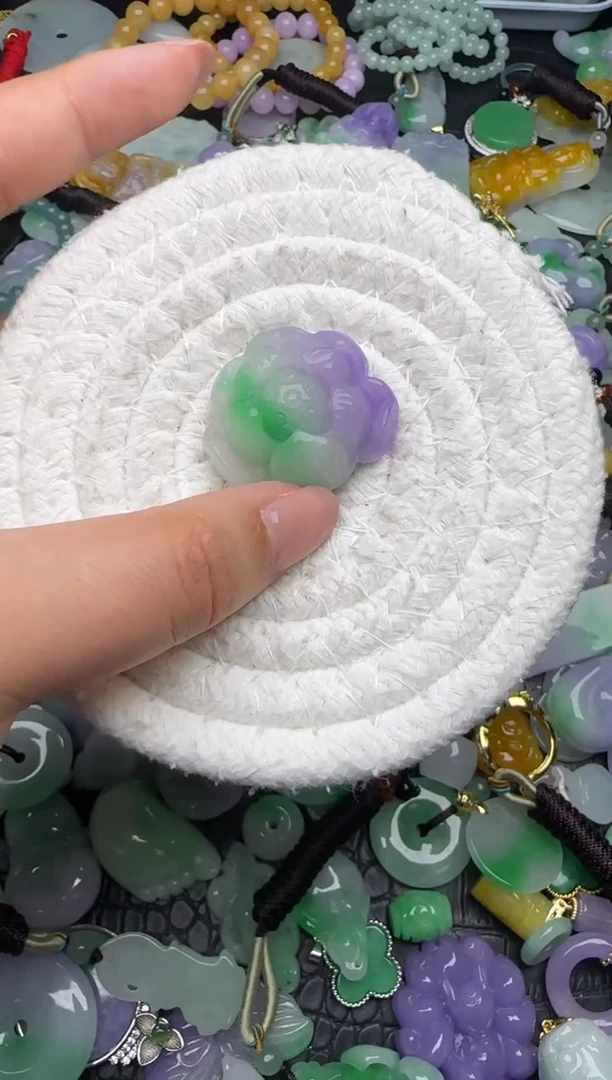 颈饰未镶嵌翡翠缅甸翡翠吊坠