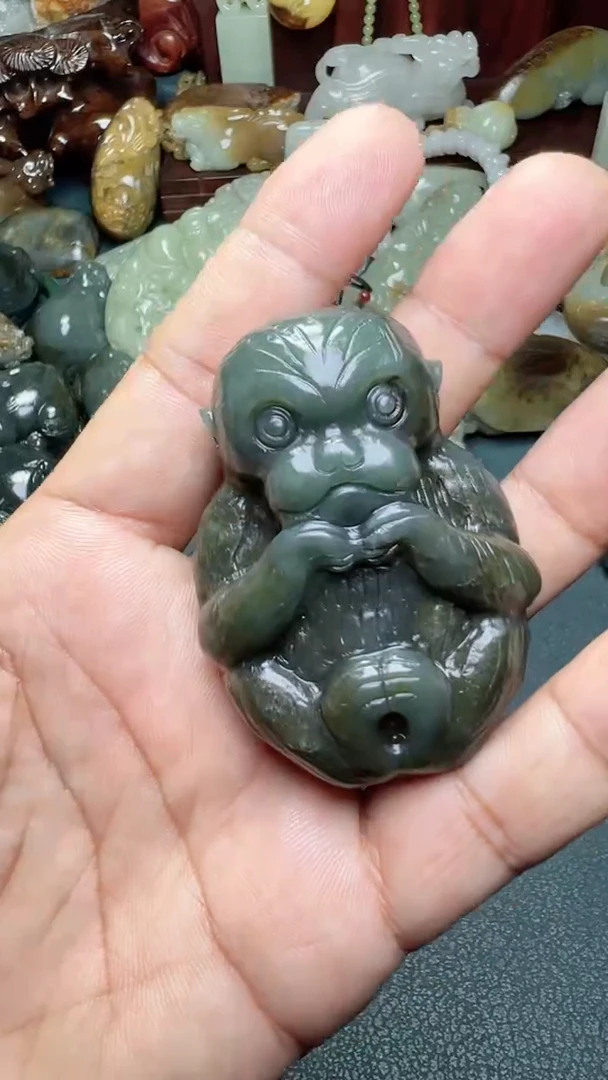 和田玉未镶嵌把件-