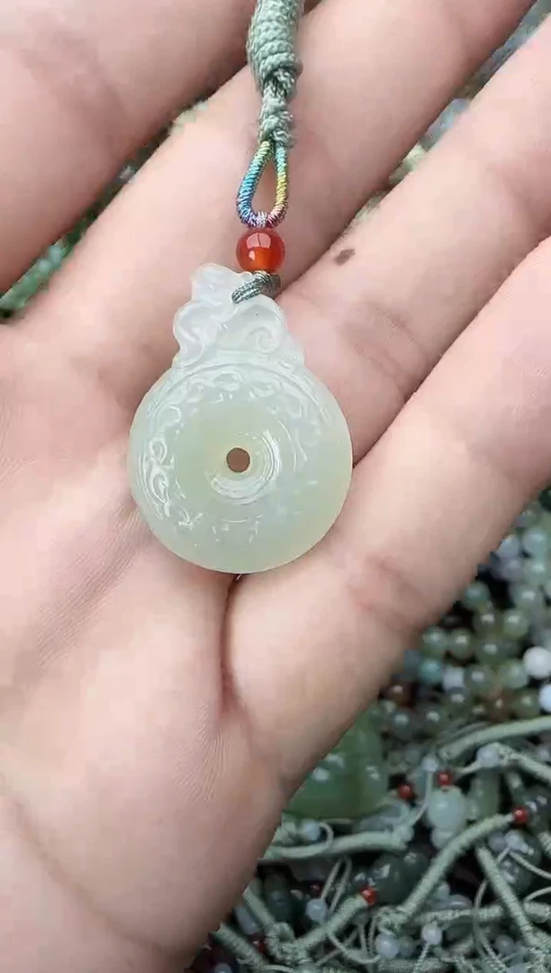 颈饰未镶嵌和田玉拍一发一