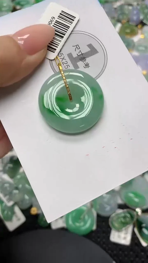 颈饰18K金镶嵌翡翠11111111111