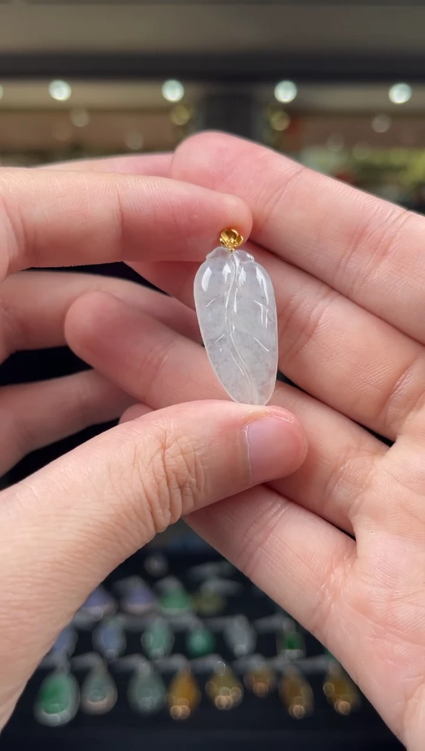 颈饰18K金镶嵌翡翠26号标签撕毁不退换