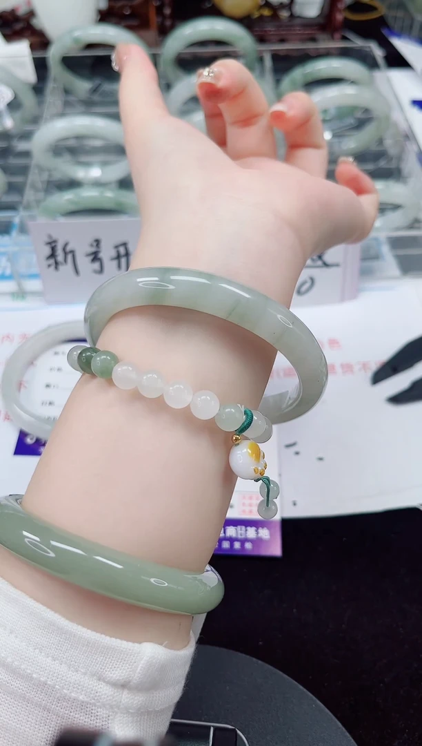 未镶嵌手镯石英质玉136-64/65