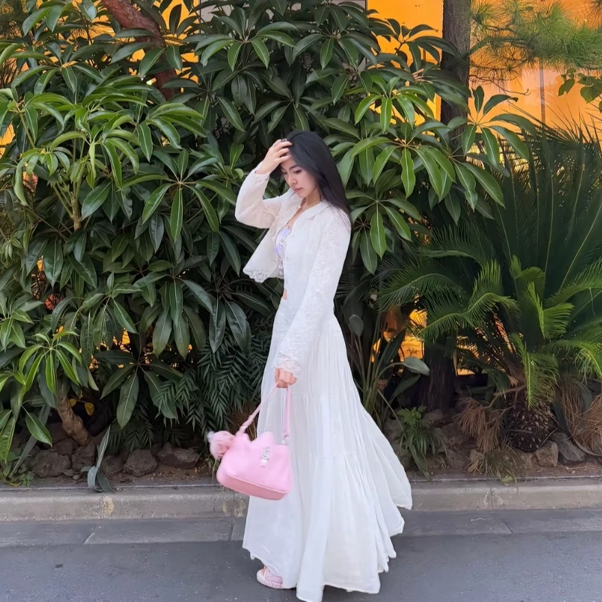 PM王囡囡 白色娃娃领蕾丝珠片钩花外套 ND1C1358