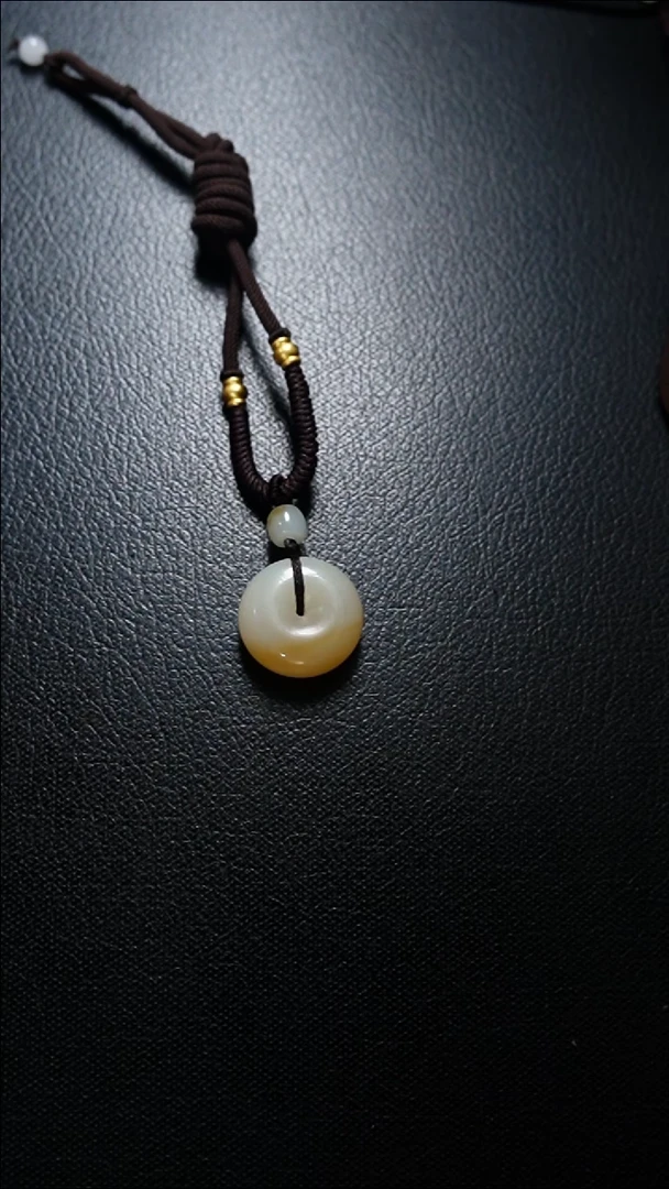 【闪购商品】和田玉颈饰未镶嵌平安扣