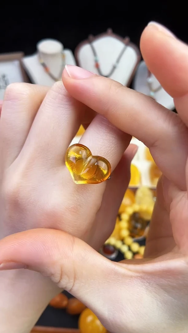 琥珀未镶嵌珠宝奇石柒月