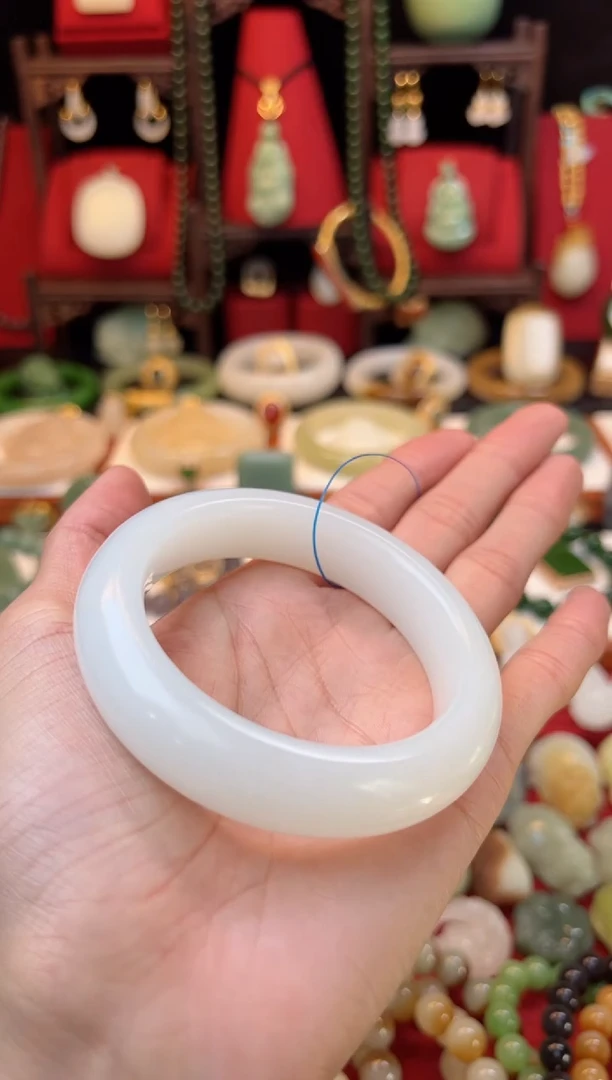 【闪购商品】和田玉手镯未镶嵌5556