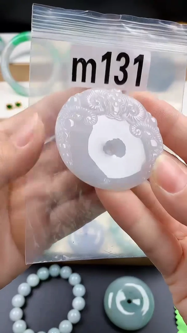 颈饰未镶嵌翡翠天然翡翠吊坠挂件