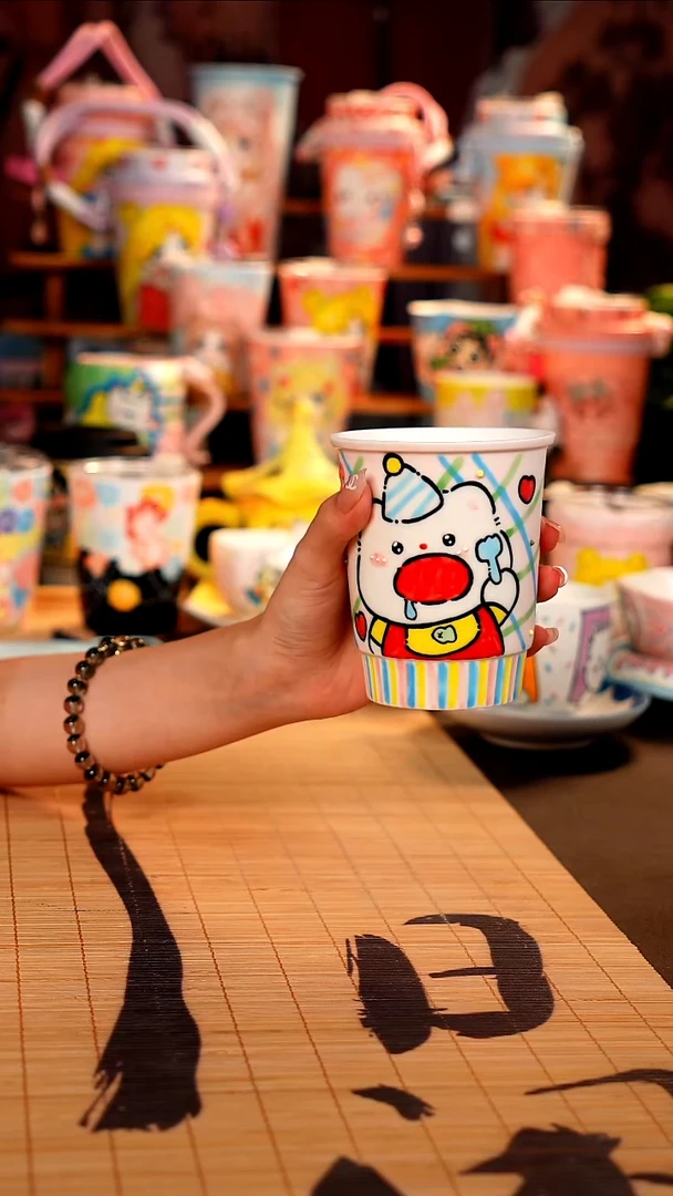 景德镇全手工手绘杯杯