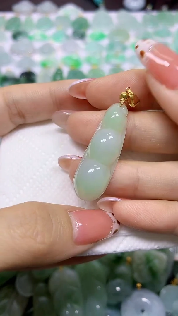颈饰未镶嵌翡翠天然翡翠A货