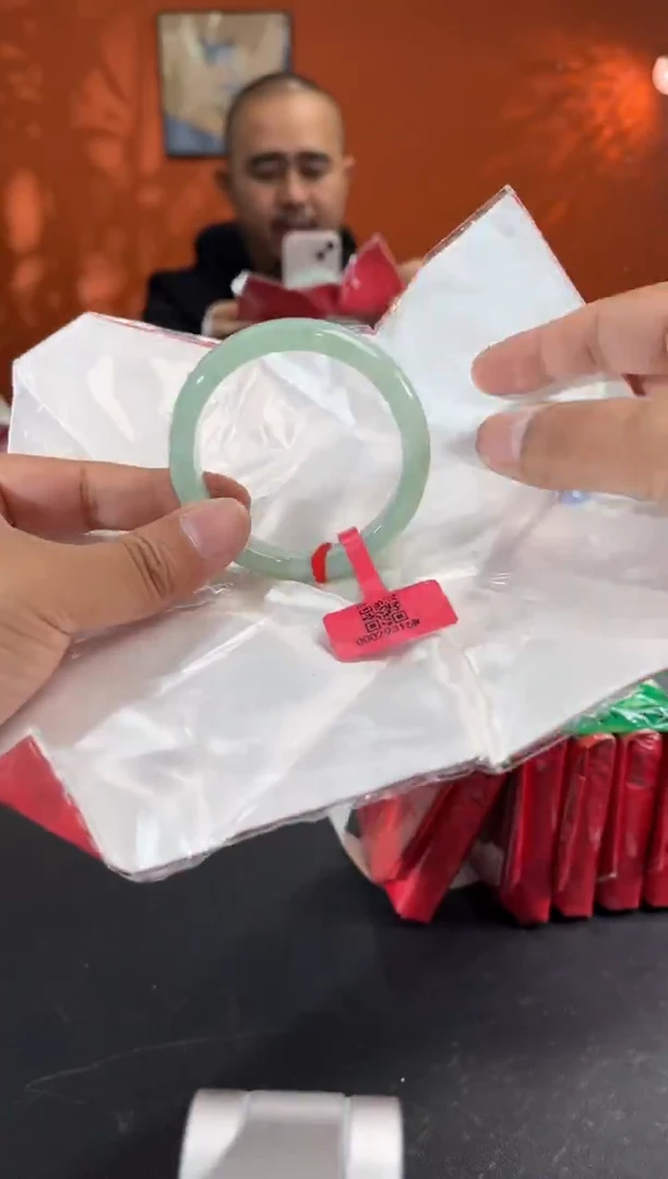 未镶嵌手镯翡翠3