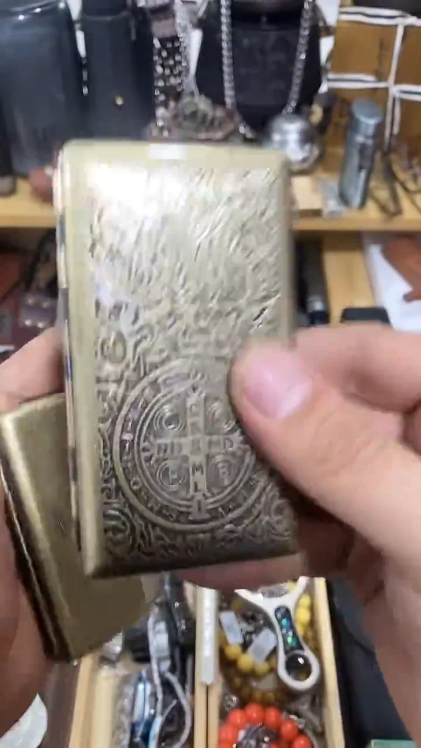 瓷片闪购商品  如图所示