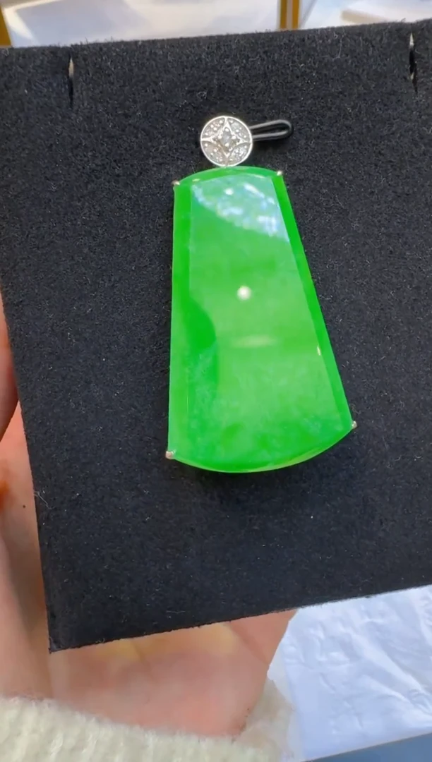 吊坠(不含链)18K金镶嵌翡翠多样性团购发一件