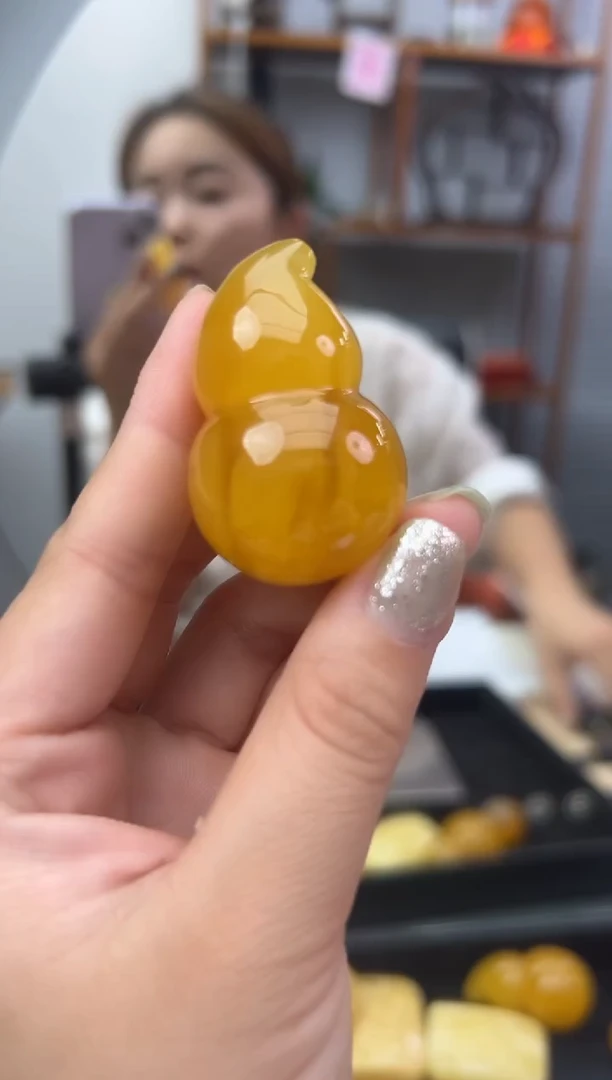 未镶嵌蜜蜡裸石蜜蜡吊坠