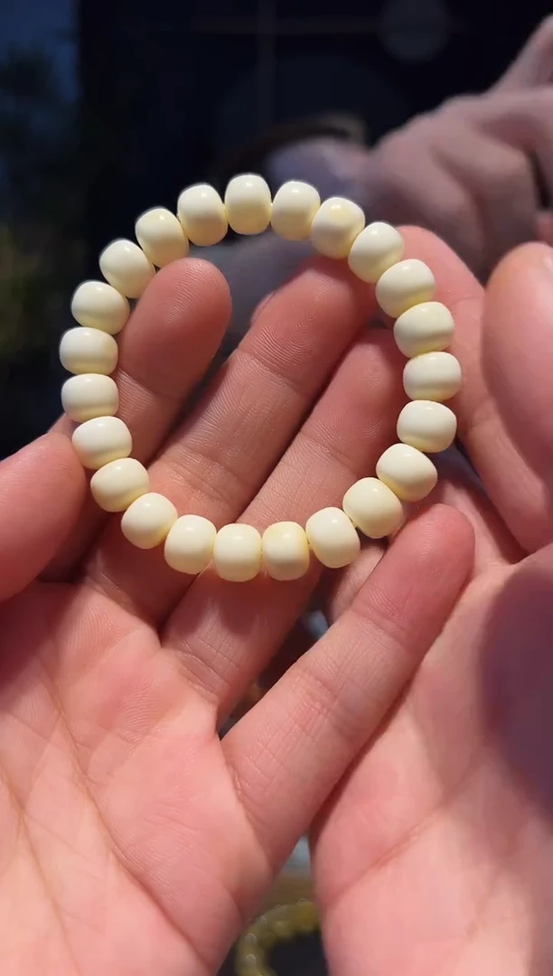 【闪购商品】蜜蜡手串未镶嵌10+(瓷白蜡)