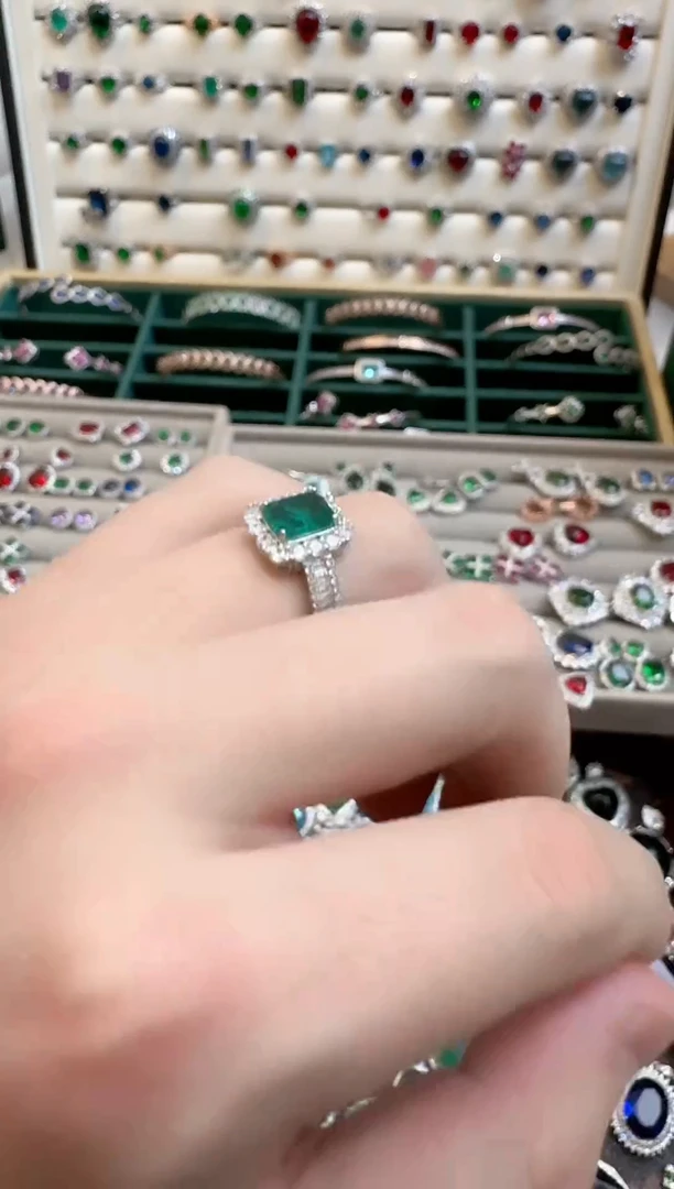 未镶嵌戒指祖母绿祖母绿戒指