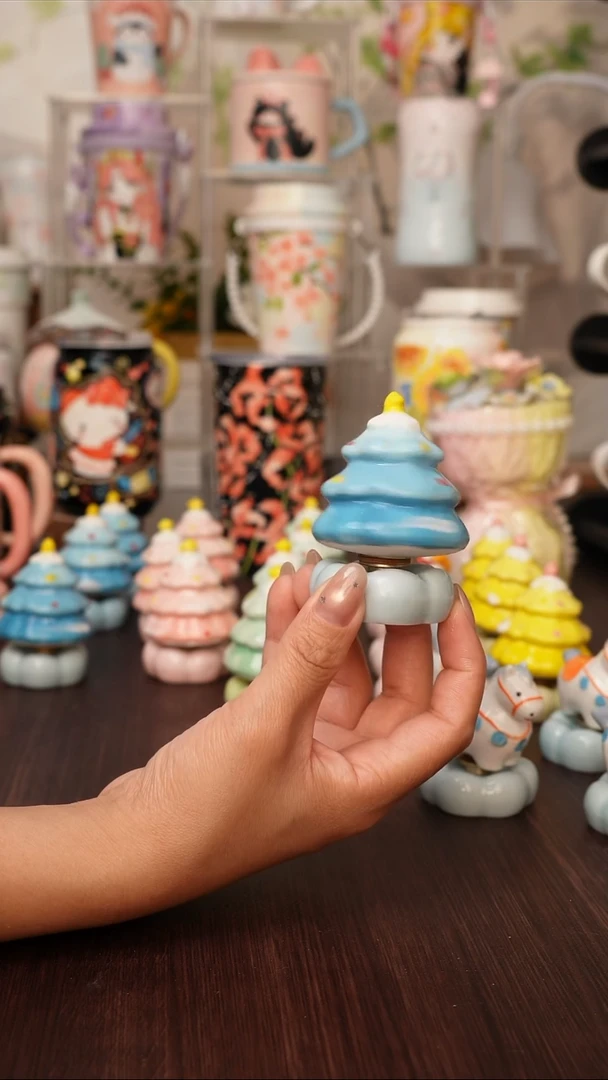 陶景德镇手绘的杯子