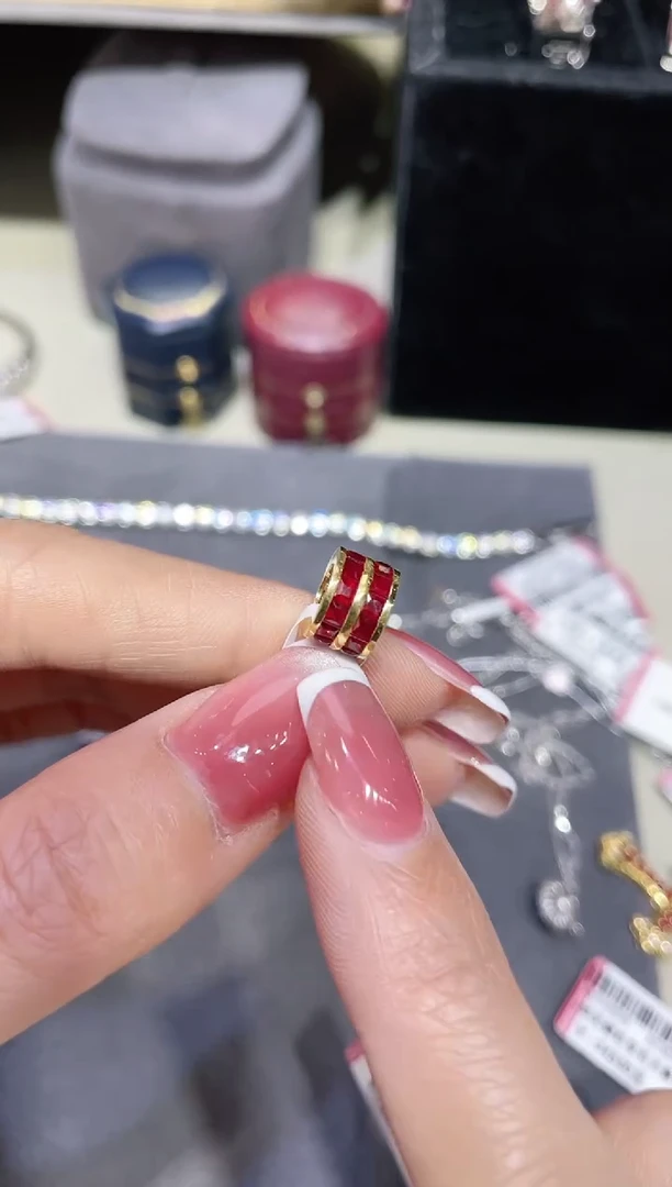 【闪购商品】红宝石吊坠18K金镶嵌·