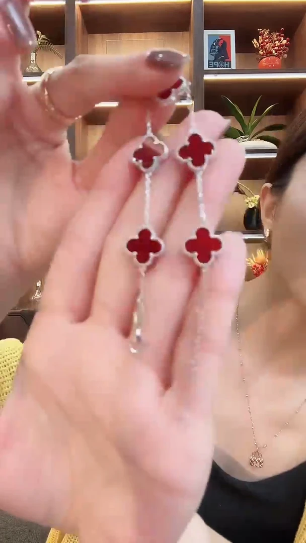 玛瑙/玉髓手链铂Pt950镶嵌PT950幸运草手链