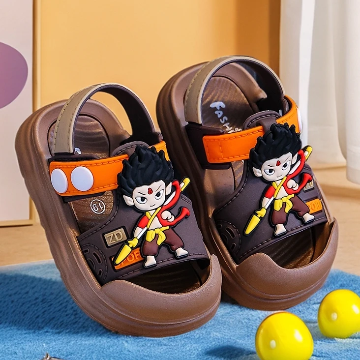 儿童凉鞋男1-3岁半2搭扣防踢卡通风休闲女宝宝室内外穿百搭沙滩鞋