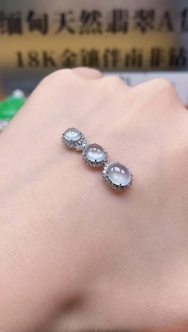 颈饰18K金镶嵌翡翠18k镶嵌翡翠