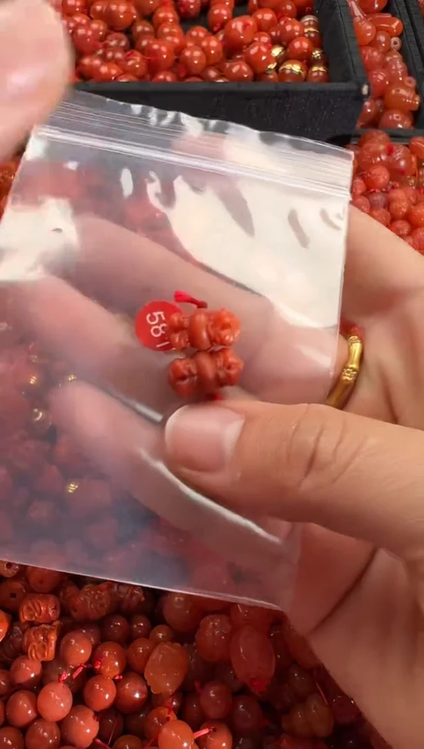 【闪购商品】南红玛瑙颈饰未镶嵌1