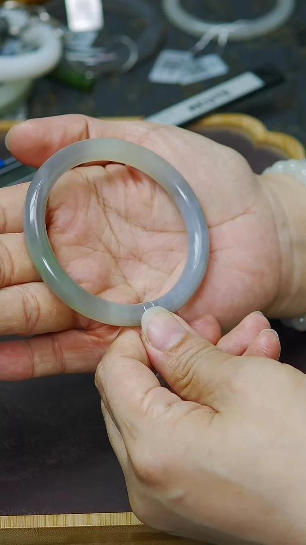 未镶嵌手镯和田玉57圈口 烟紫翠青三色手镯