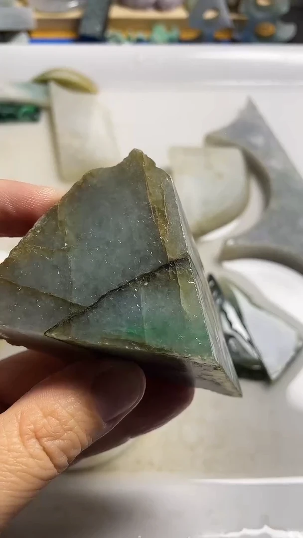 裸石翡翠好**醒翡翠小边料