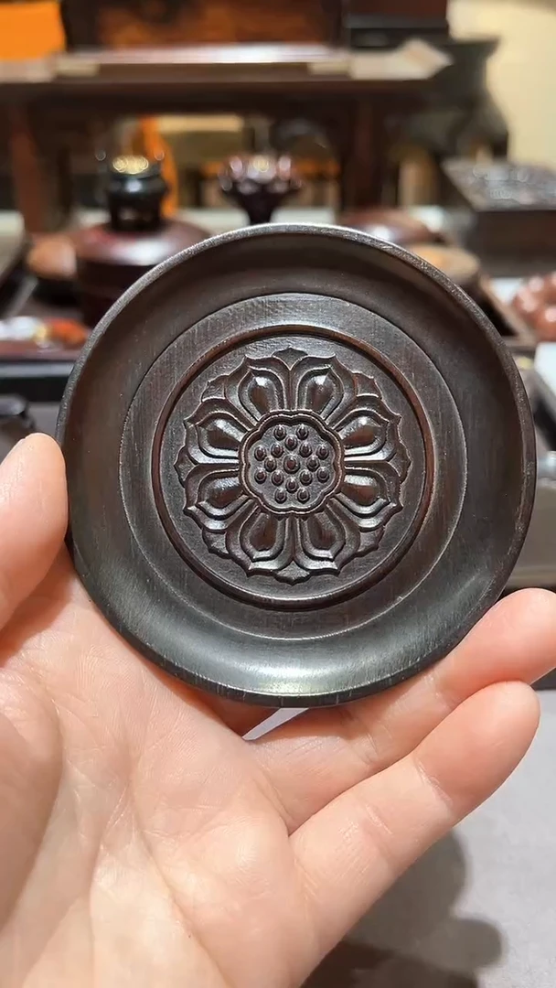 木精品木雕精工细作