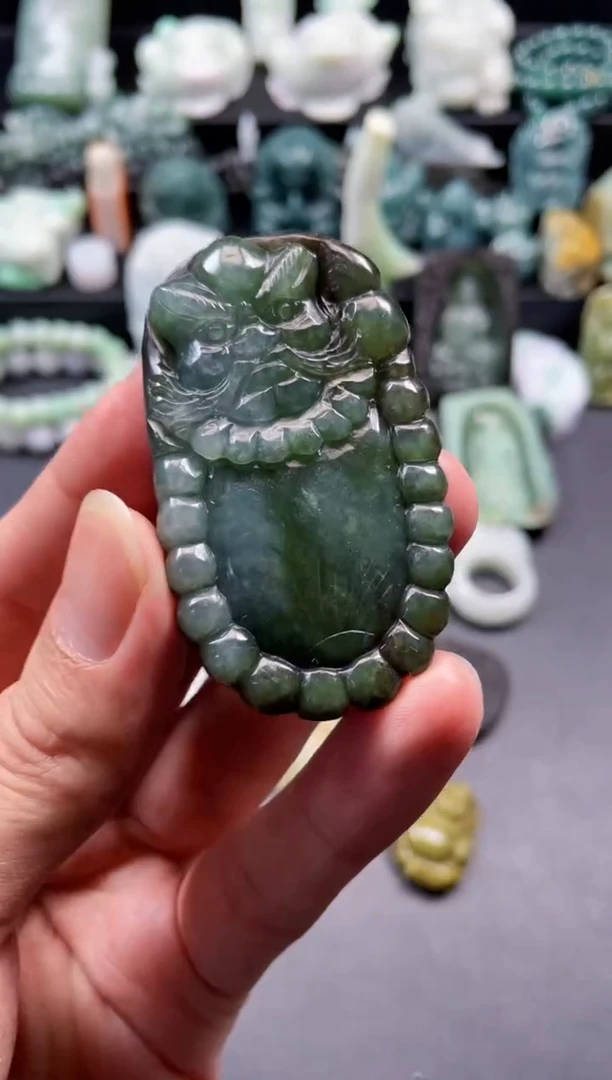 颈饰未镶嵌翡翠47  天然翡翠a货  达摩