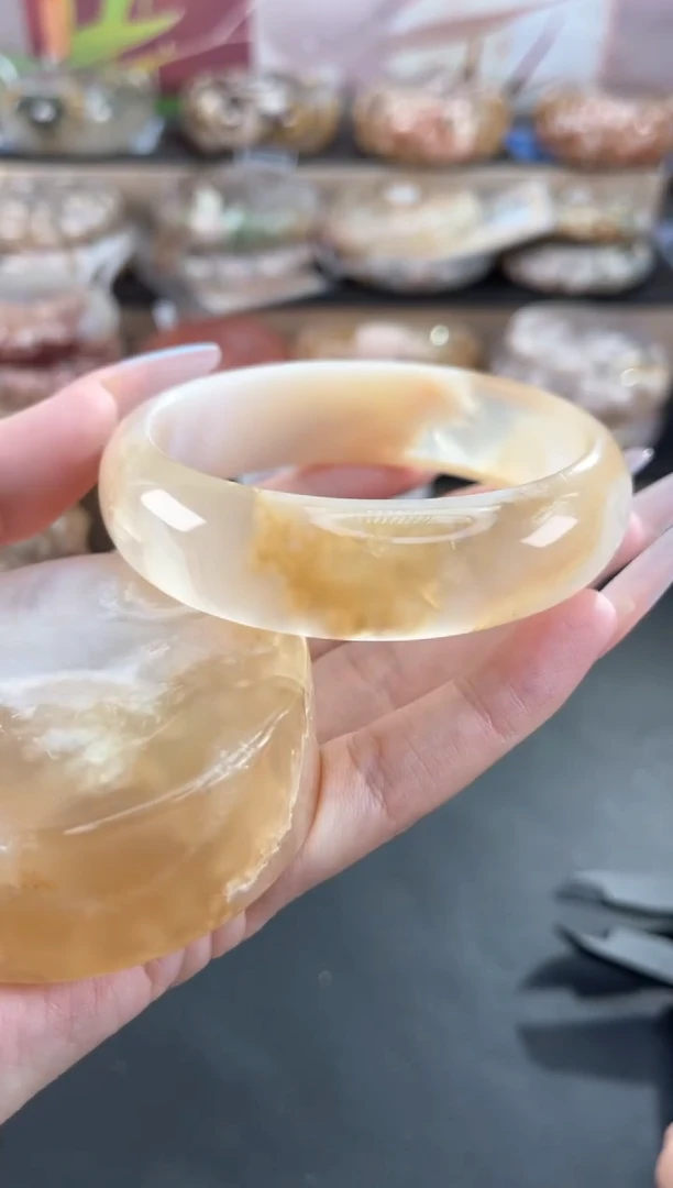 未镶嵌手镯石英质玉60