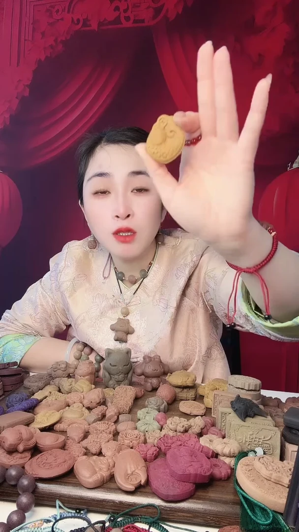 【闪购商品】泥塑白麝雪松一代小鱼
