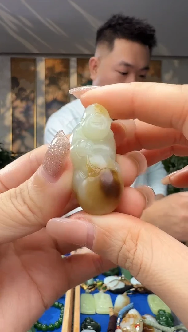 颈饰未镶嵌和田玉拍一发一