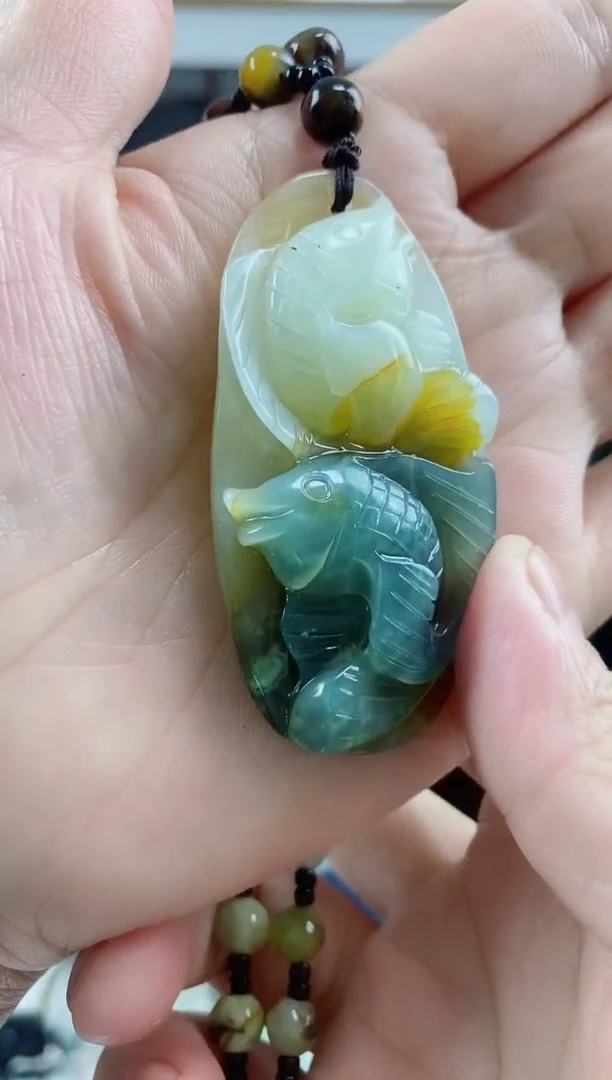 未镶嵌岫玉颈饰鱼