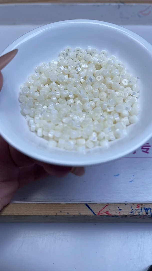 未镶嵌散珠拼合珍珠（马贝珠）A1740珍 珠 贝直切2*4mm50颗9.9元