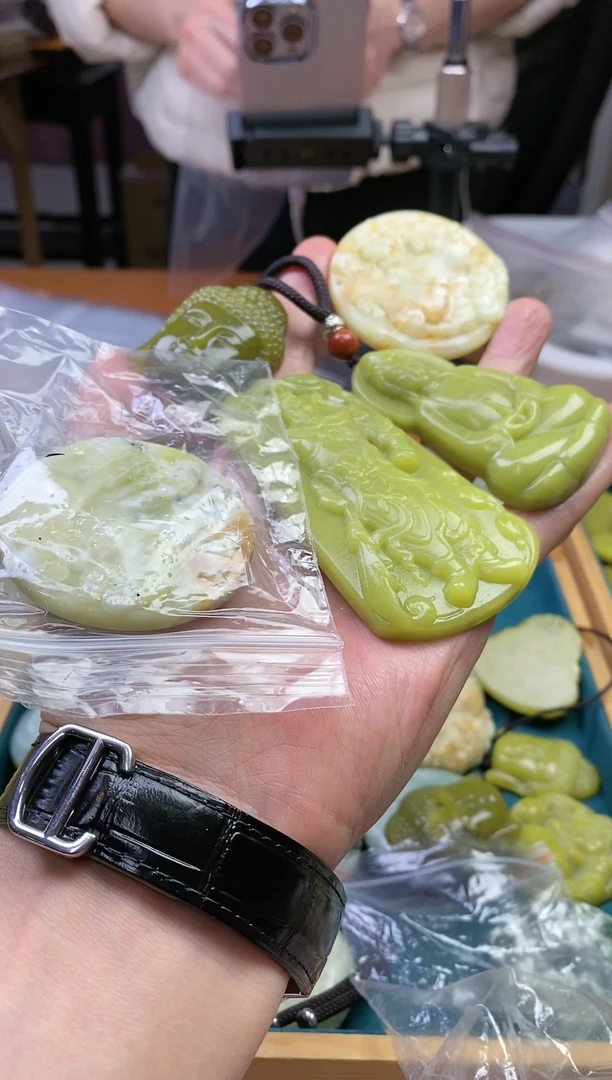 【闪购商品】蛇纹石玉其它未镶嵌多样性发货一个