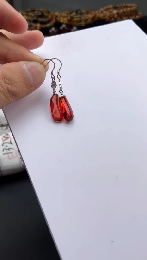 【闪购商品】银S925镶嵌琥珀耳饰血珀耳坠