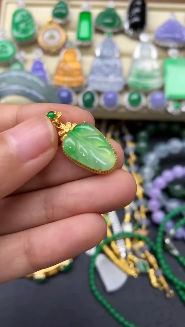 翡翠18K金镶嵌颈饰259-中国好珍宝