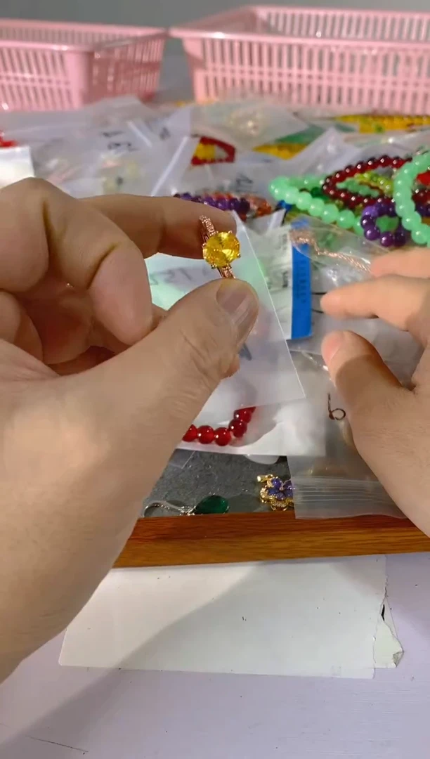 【闪购商品】水晶颈饰银S925镶嵌152红宝，蓝宝，多样性发一件赠链